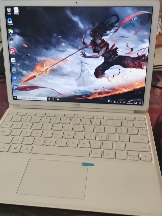 家里换了台式机子，华为matebook e...