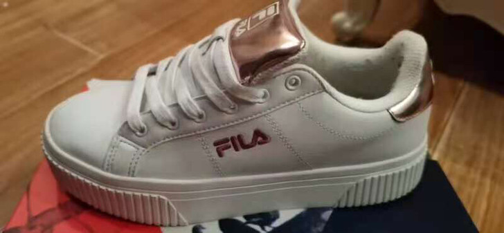 斐乐正品女鞋36.5码 基本上没怎么穿过放...