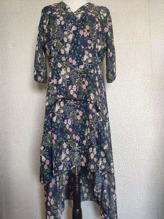 品牌女士不规则裙摆连衣裙，102.105以...