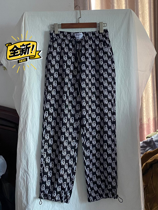 宽松字母休闲裤 今年的大热款 全新 实体店...