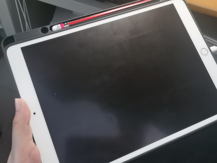 自用ipad air 3，想换air4随缘...