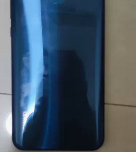 华为畅享9plus,成色如图,轻微磕碰和掉...