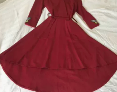 #服装#超有范儿前短后长大摆裙 刺绣 酒红...