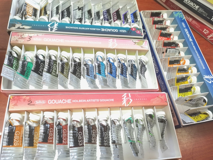 荷尔拜因新古彩48色，满口无肩，有的干缩了