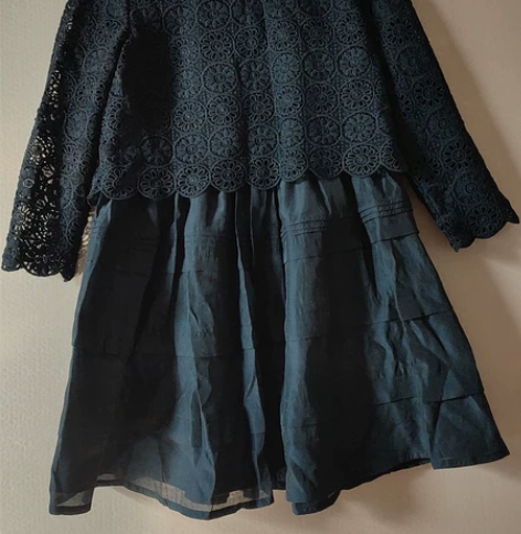 黑色蕾丝拼接欧根纱连衣裙公主风蓬蓬裙，L码...