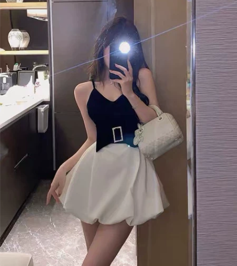 甜美钻扣蝴蝶结丝绒吊带花苞裙 不退不换 感...