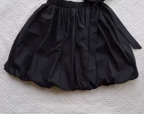 地球商店花苞裙 黑色均码 原价88  仅穿...