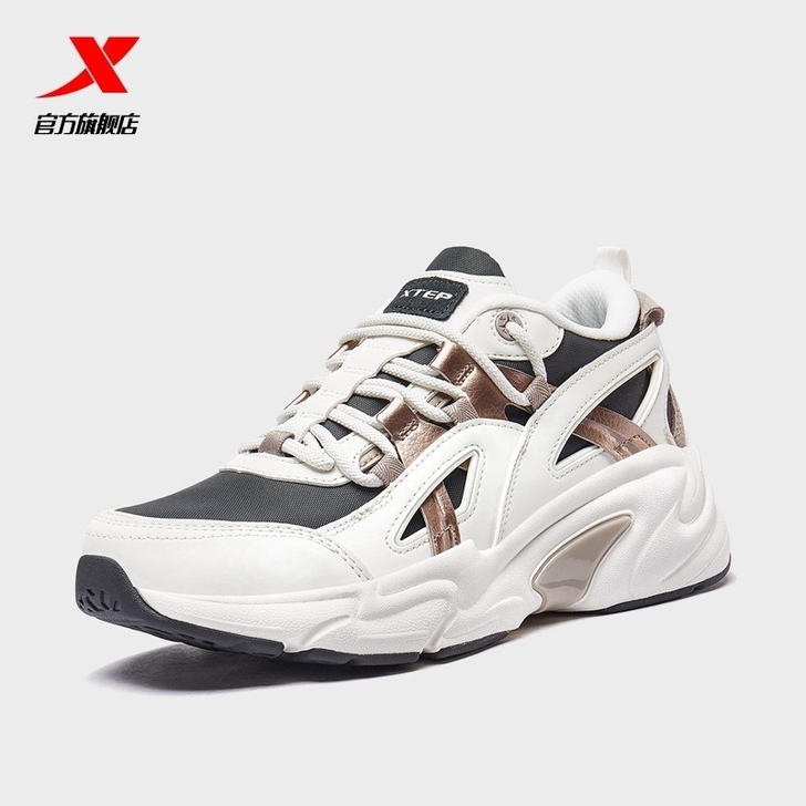 特步XTEP女运动休闲鞋