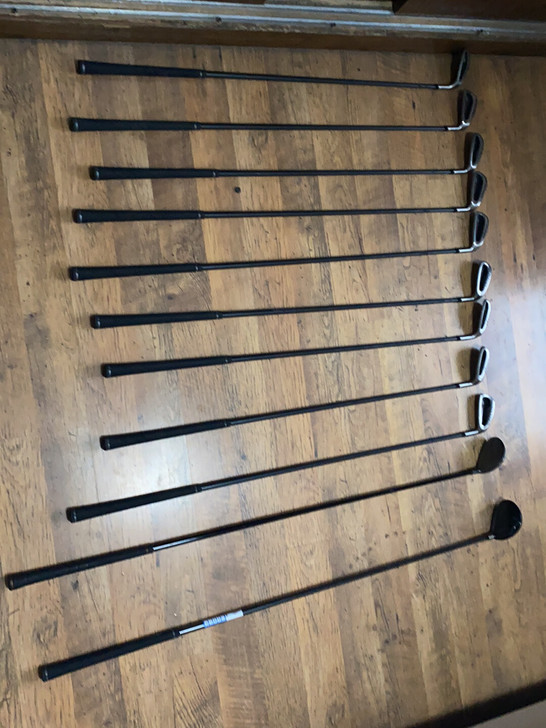 美津浓高尔夫球杆总共11只杆子，如图所示，...