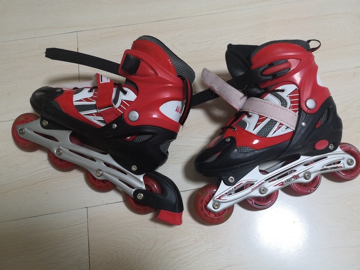 运动之星 溜冰鞋滑冰鞋旱冰鞋九成新，买大了...