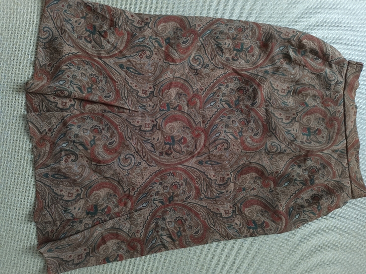 包臀半身裙,全新,朋友送的,面料轻薄很淑女