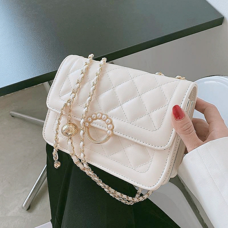 超市不干了,清理一批菱格链条包包