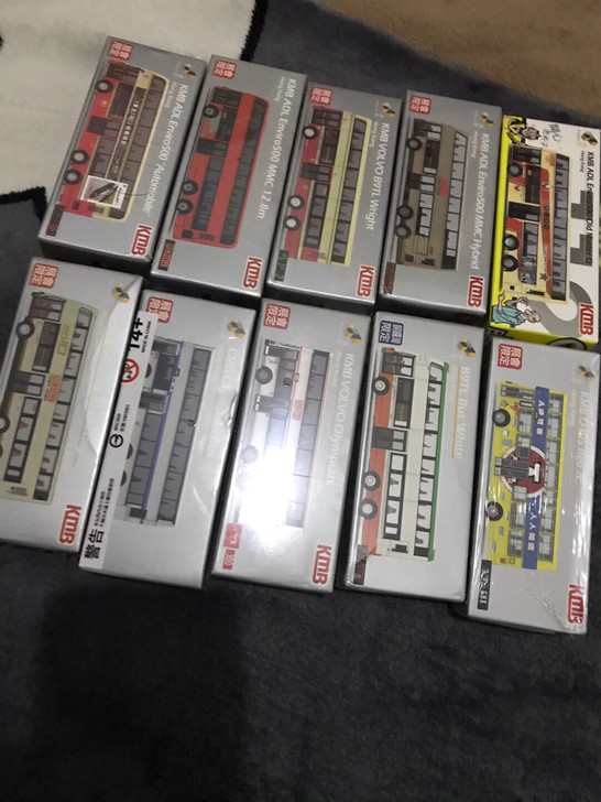 老夫子展会限量巴士一套齐全（未拆封）