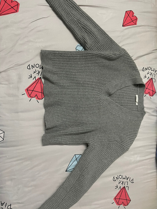 两套毛衣低价出40包邮