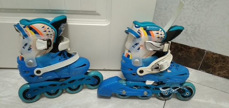 孩子学滑轮时买的，后来学会了滑就没用了，一...