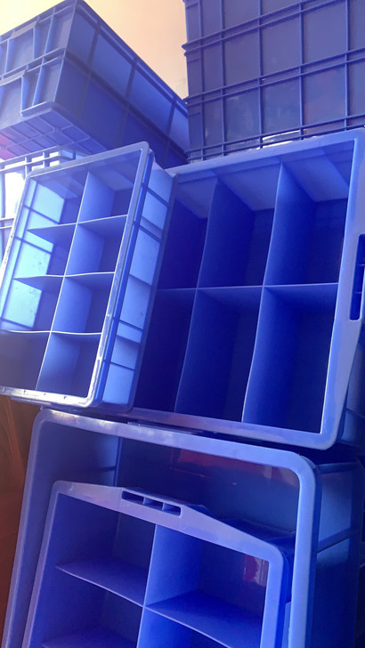 全新 八格零件盒 尺寸386x280x85...