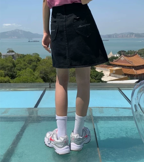 牛仔半身裙女春新款韩版复古港风高腰显瘦黑色...