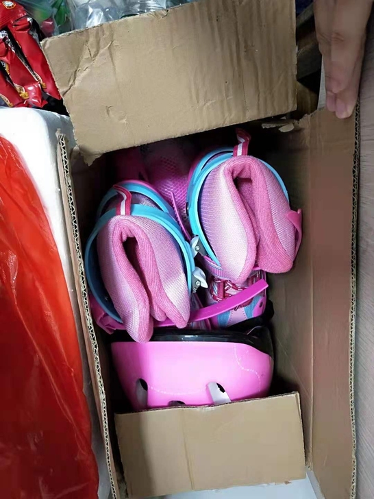 闲置儿童女童溜冰鞋，穿过一回，基本全新，护...