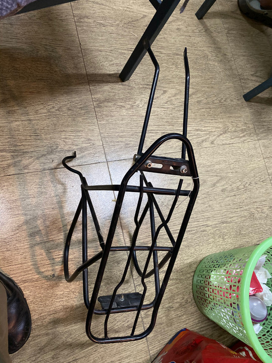 山地车货架，自行车卖了，就用过一次。这个货...