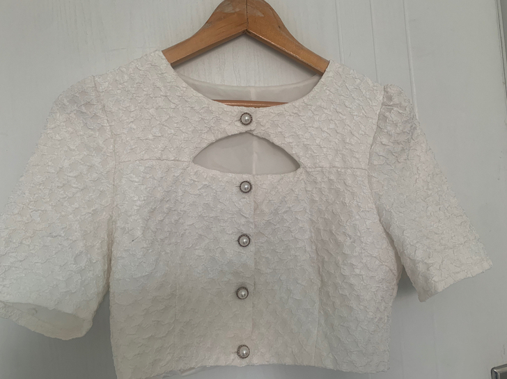 实物更好看，下面配长裙和裤子都非常显气质，...