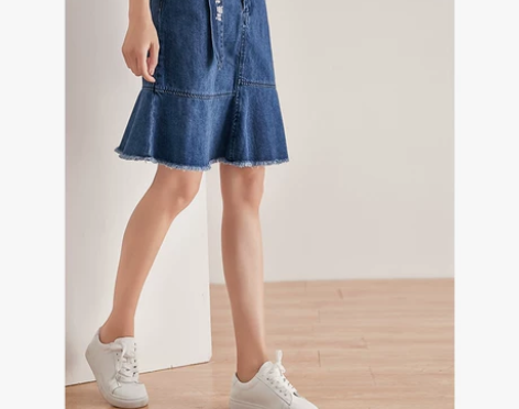 熙世界 荷叶边中裙英伦风字母印花修身腰带牛...