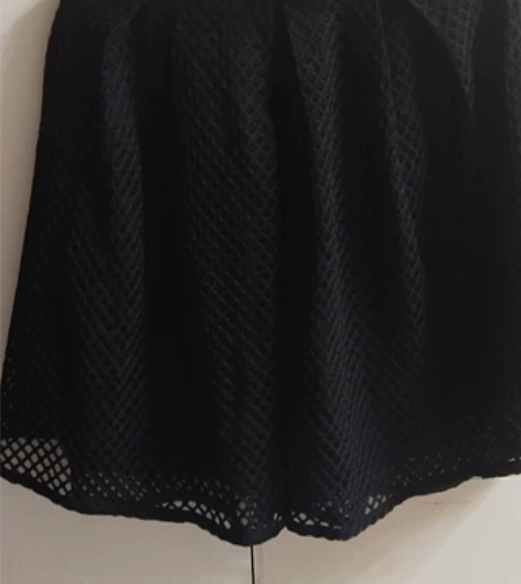 黑色半身裙中裙，长度60腰围74 感兴趣的...