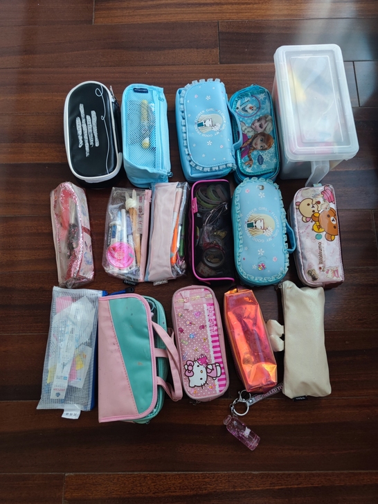 笔袋盲盒 笔袋可以选,先到先得,里面附送任...