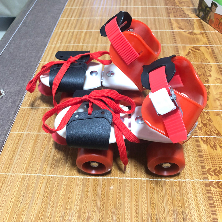 特价儿童四轮双排轮滑冰鞋旱冰可调大码男女红...