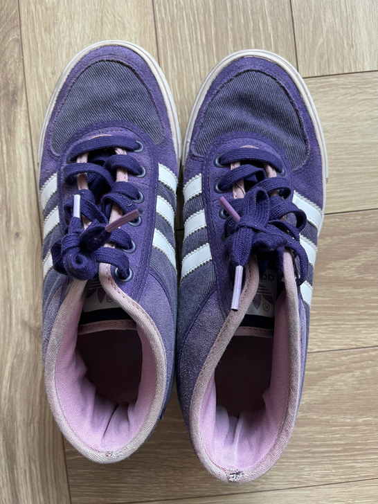 阿迪达斯正品，38码。二手闲置不退不换