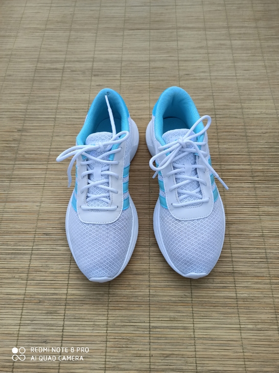 38码阿迪达斯运动鞋