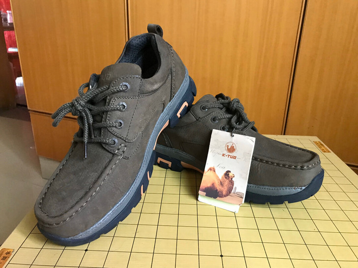 骆驼 42.5-43码 休闲皮鞋 全新转让...