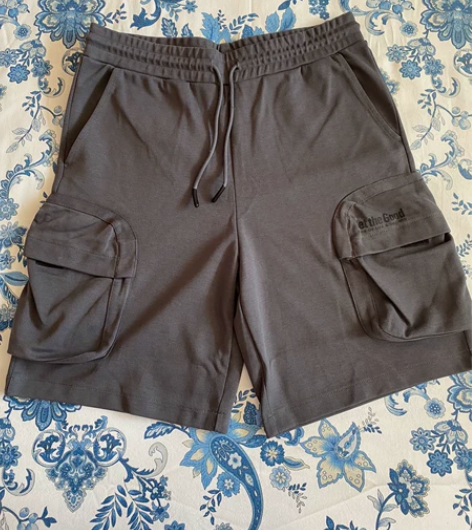 男士短裤  几乎全新  专柜正品 仅仅穿了...