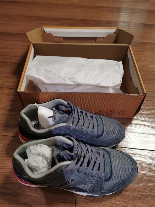 全新骆驼牌鞋，40码