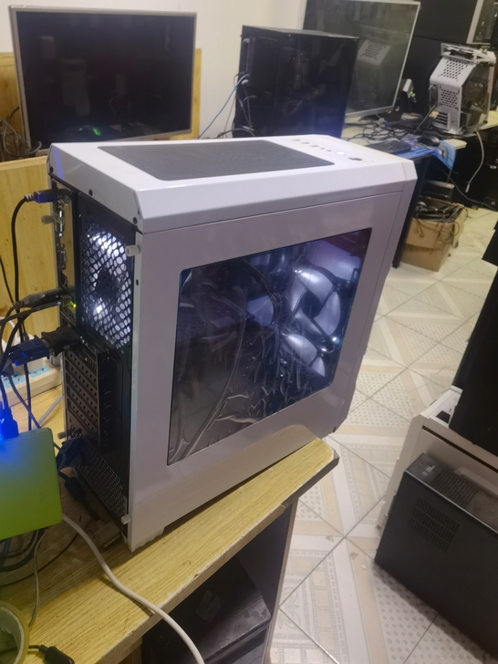 吃鸡游戏作图设计台式机电脑主机，i5-65...