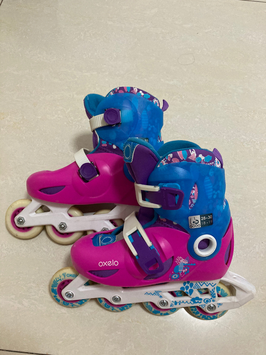 迪卡侬女孩轮滑鞋，80元不包邮，沈阳可自提