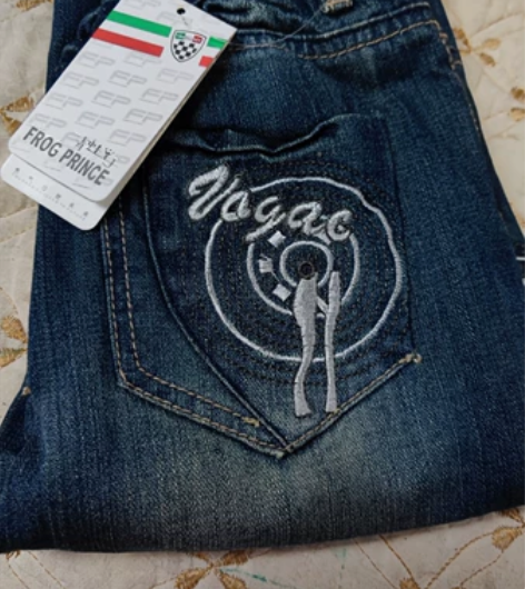 小女孩牛仔裤,裤脚有一点喇叭裤,全新 感兴...