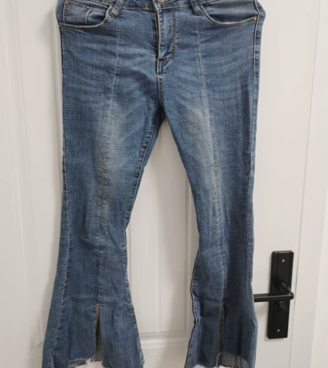 喇叭仔裤 感兴趣的话点“我想要”和我私聊吧~