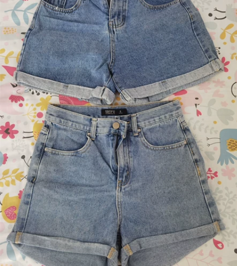 夏款牛仔短裤2条一起出（M+S几乎全新） ...