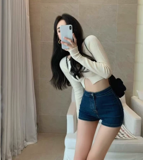 清衣柜急出全新 复古水洗辣妹牛仔短裤女高腰...