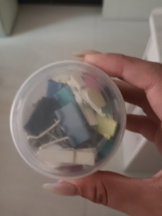凤尾夹一共38个,大号的5个,中号的2个,...