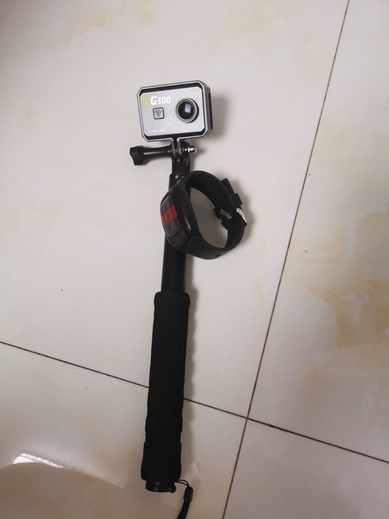 两个闲置的运动摄像机，功能正常配件齐全！