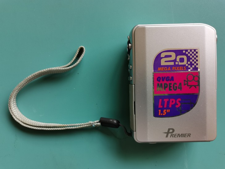 2004年购《拍得利》牌小数码相机，只用二...