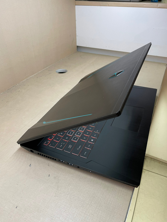 雷神911黑幽灵八代i7游戏笔记本 gtx...