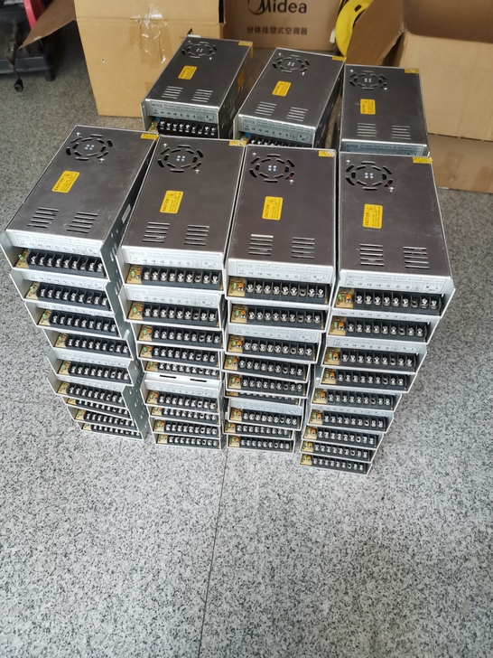 刚拆下63个创联5V60A箱体电源,很新净...