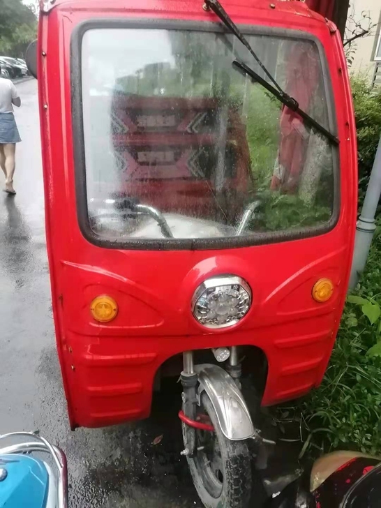 电动三轮车，能骑40-50公里本人比较爱惜...