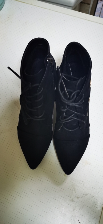 女士高跟鞋,需要的请联系。