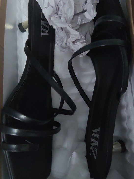 41码低跟细跟高跟鞋,Zara 很稳,仅试穿