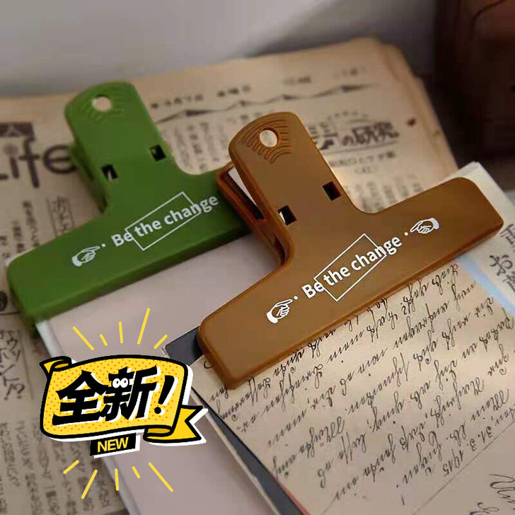 5元三个。三个起卖，颜色随机发，复古手帐夹...