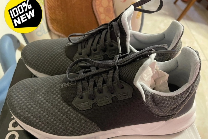 全新闲置 Adidas 男款运动鞋