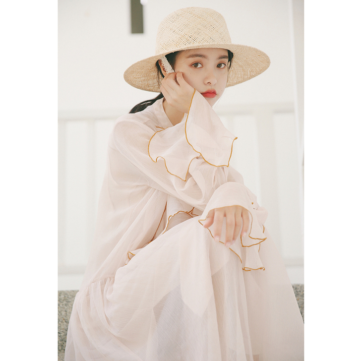 范智乔 甜美森女荷叶领长袖大摆连衣裙女夏长...